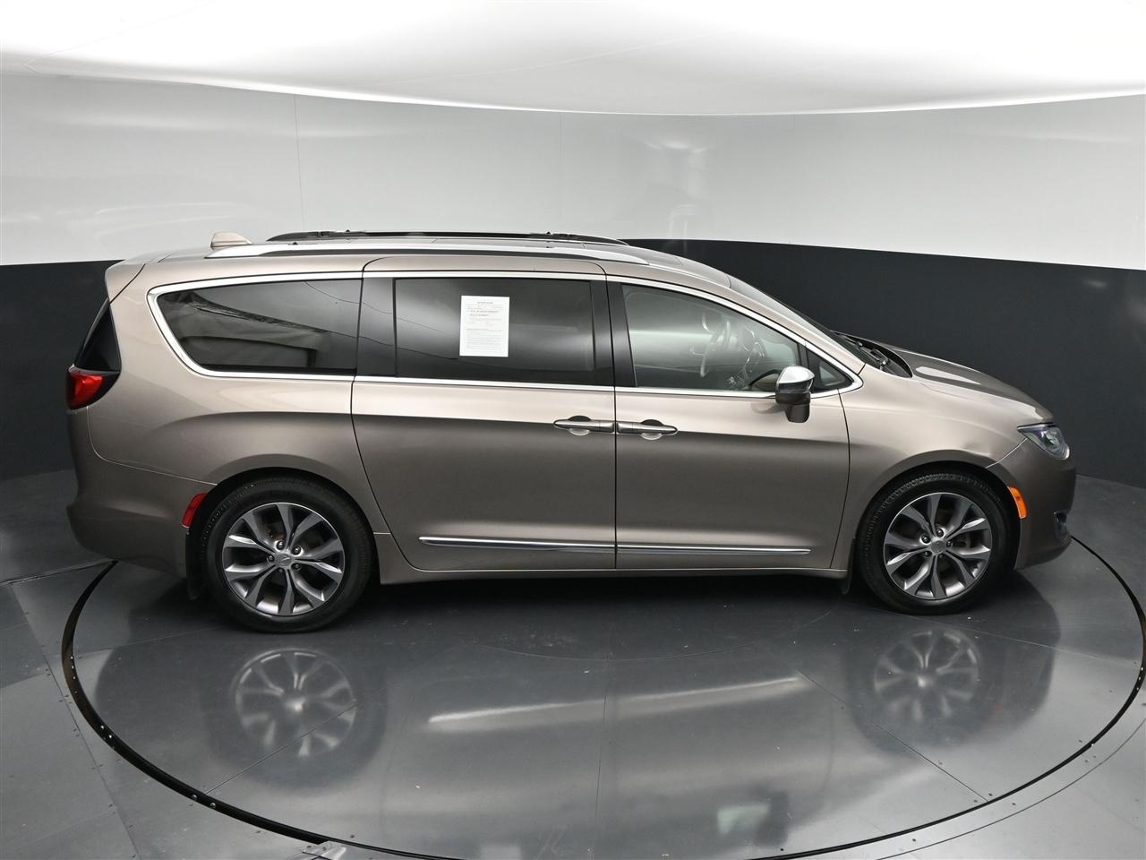 Chrysler Pacifica Limited 2018