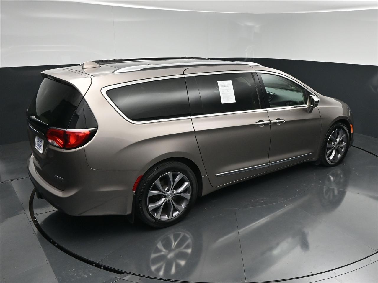 Chrysler Pacifica Limited 2018