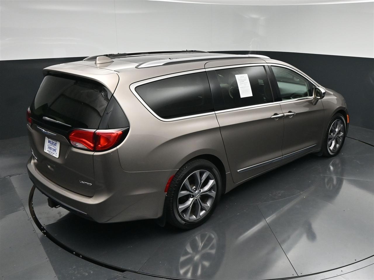 Chrysler Pacifica Limited 2018