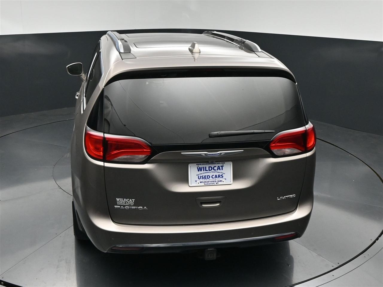 Chrysler Pacifica Limited 2018