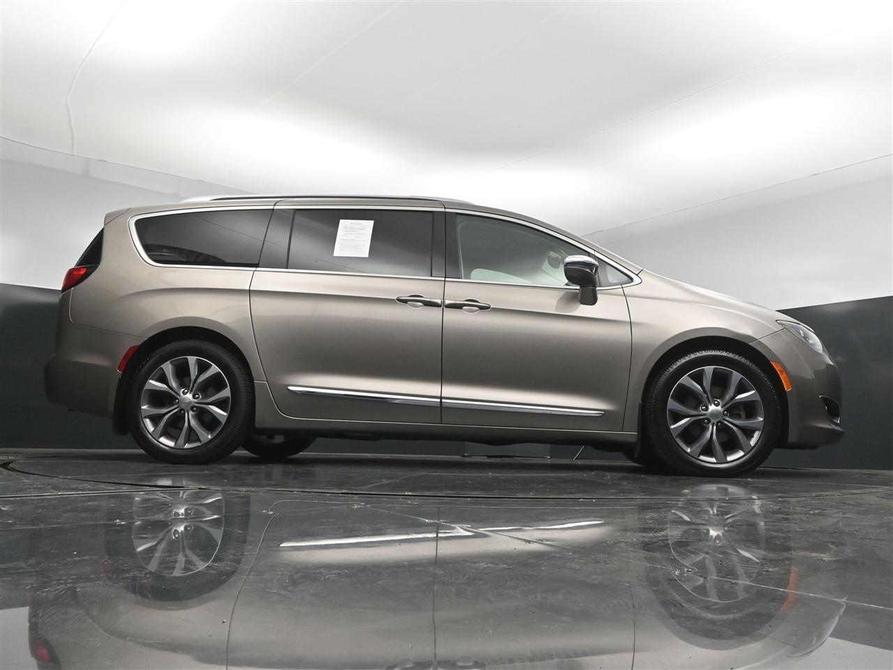 Chrysler Pacifica Limited 2018