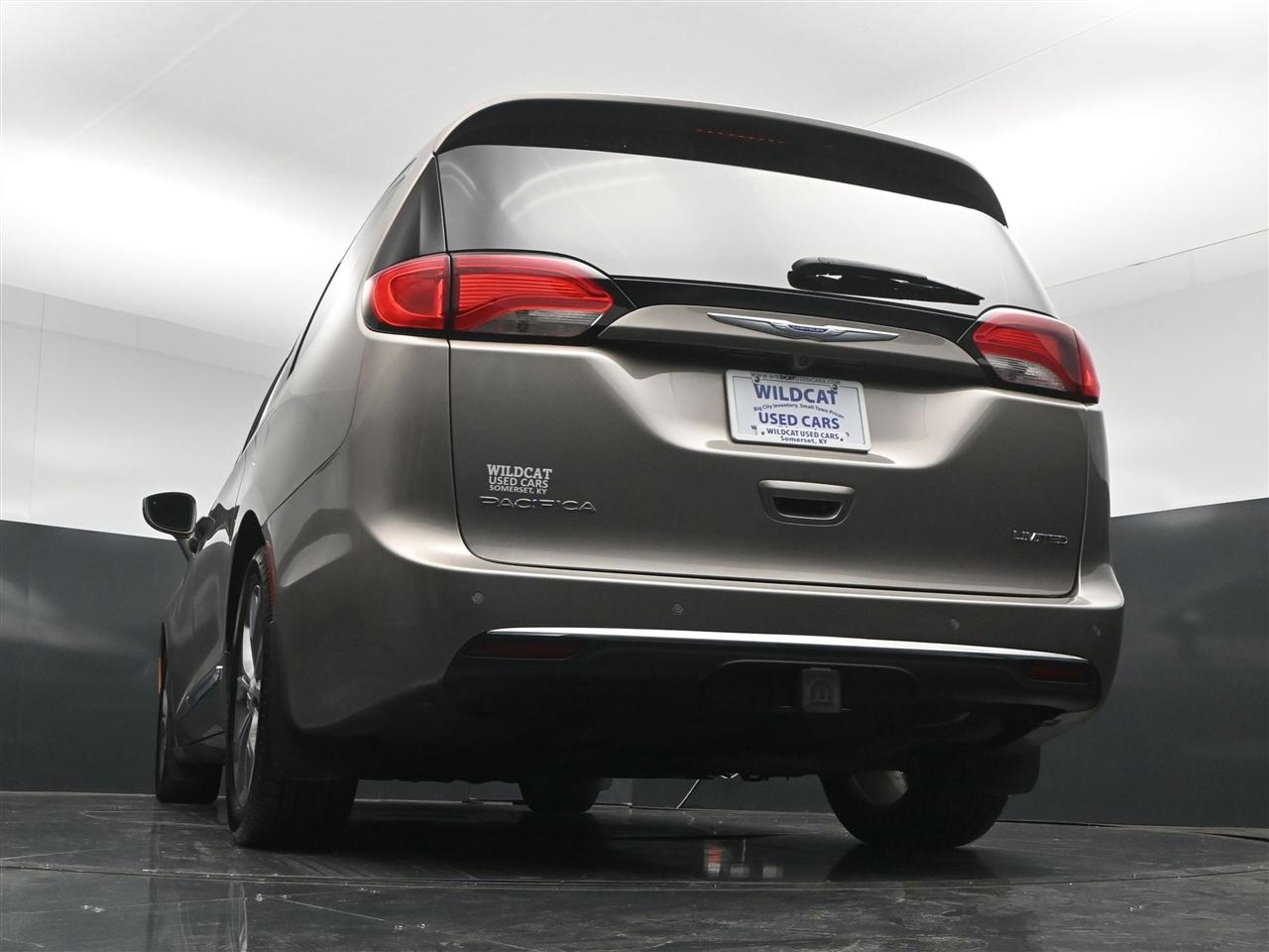 Chrysler Pacifica Limited 2018