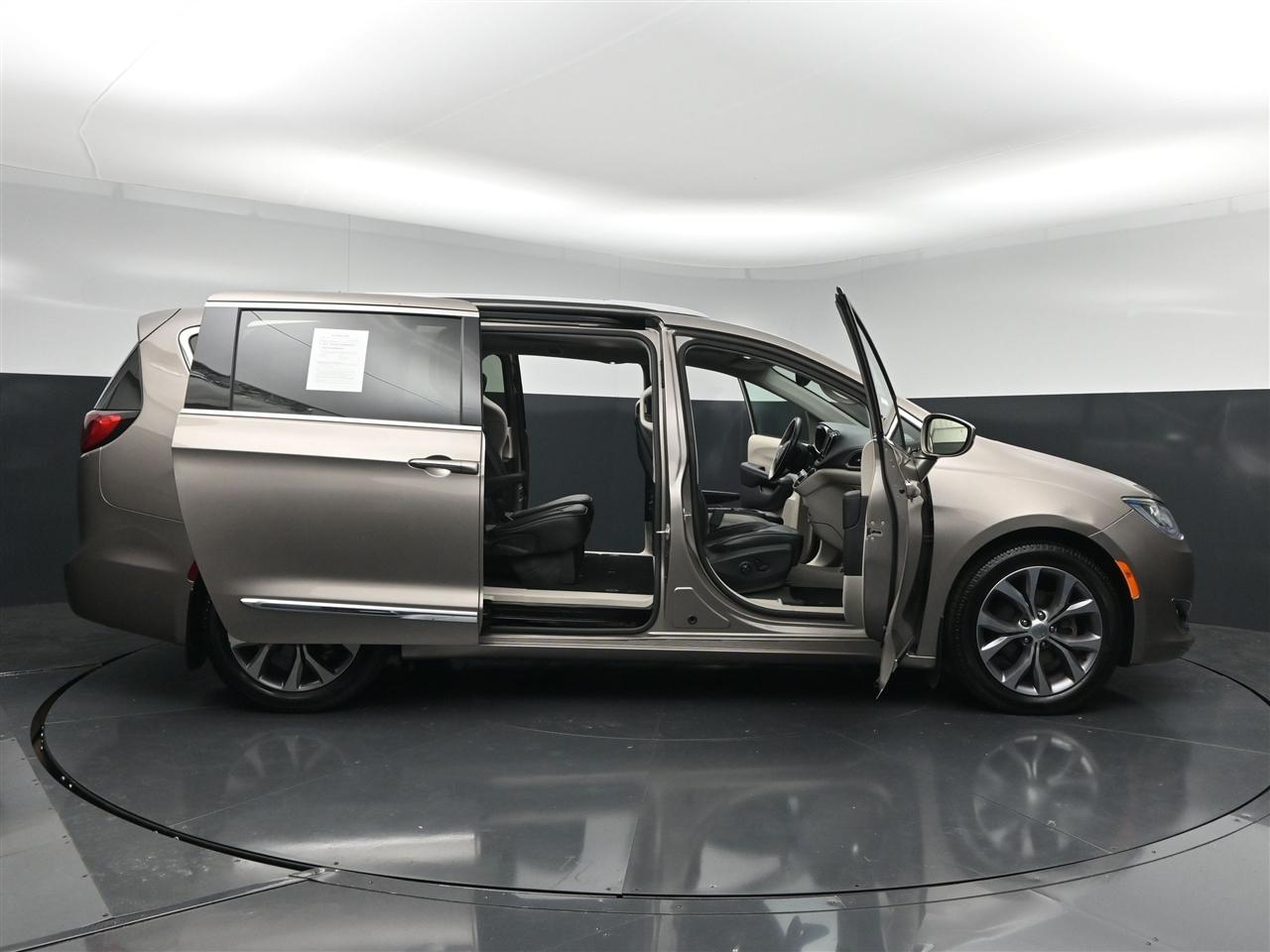 Chrysler Pacifica Limited 2018