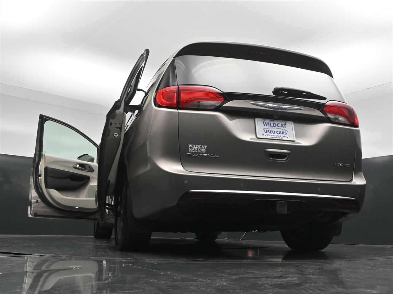 Chrysler Pacifica Limited 2018