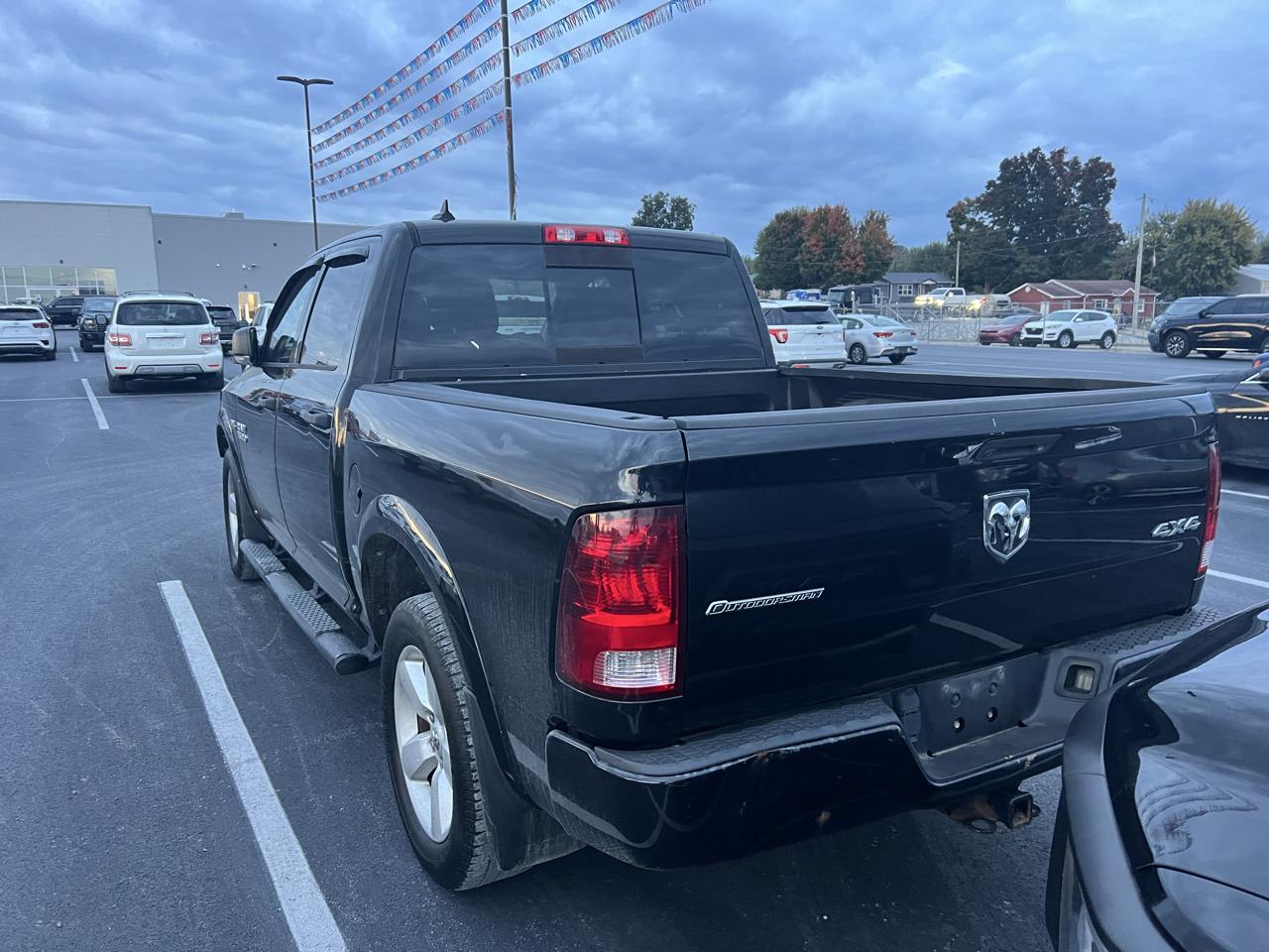 RAM 1500 SLT Crew Cab SWB 4WD 2015