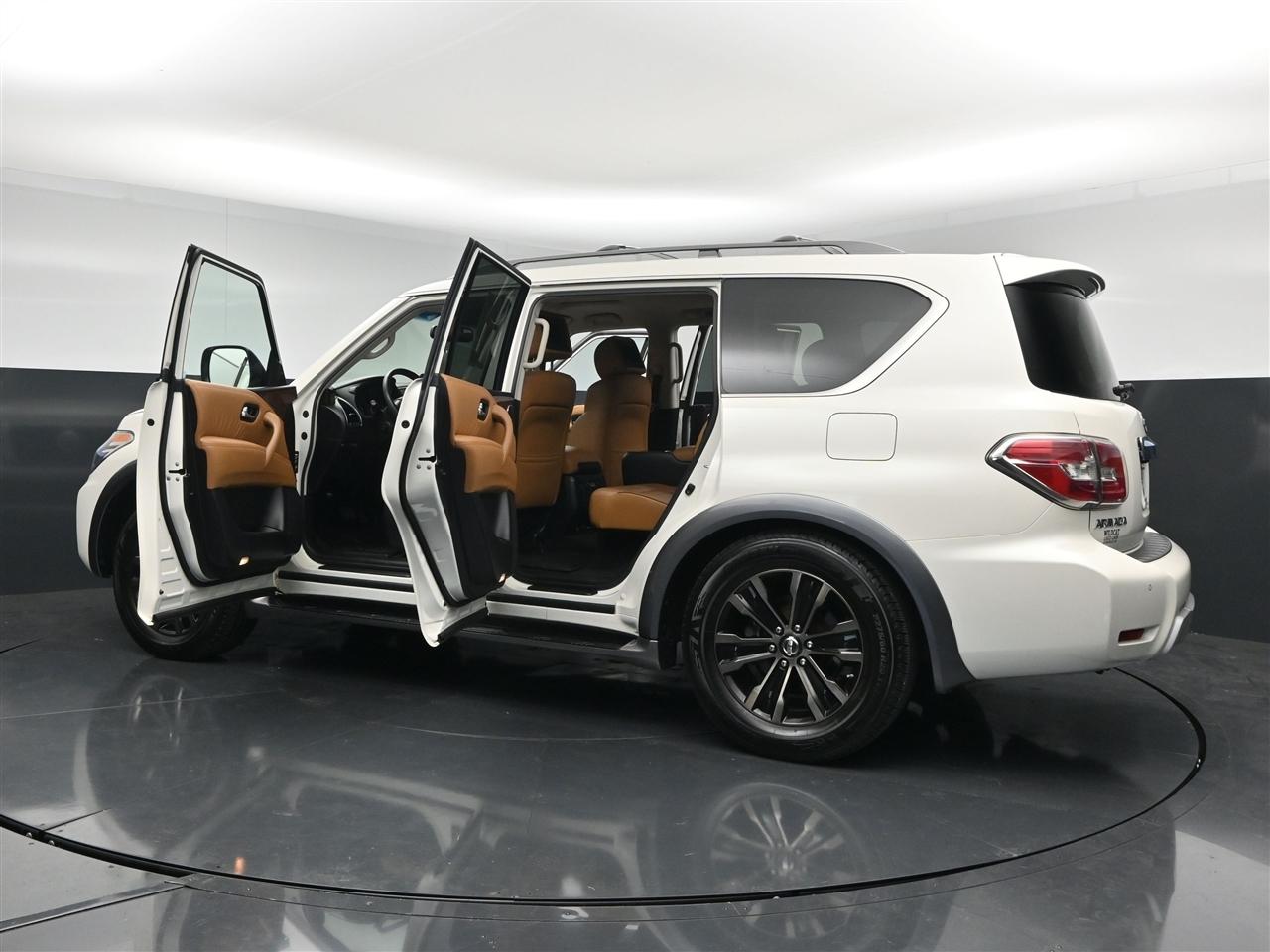 Nissan Armada Platinum AWD 2017