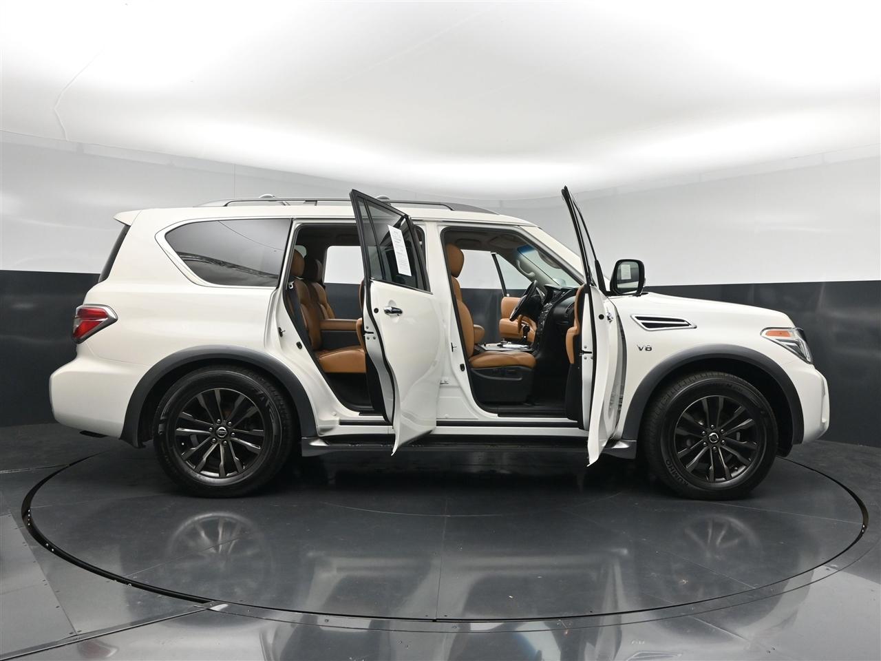 Nissan Armada Platinum AWD 2017