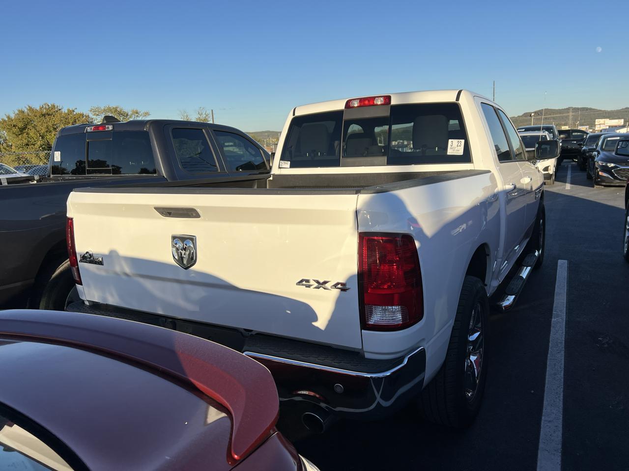 RAM 1500 SLT Crew Cab SWB 4WD 2017