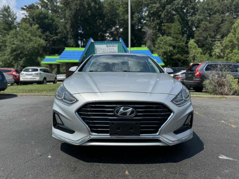 2019 Hyundai Sonata SE photo 2