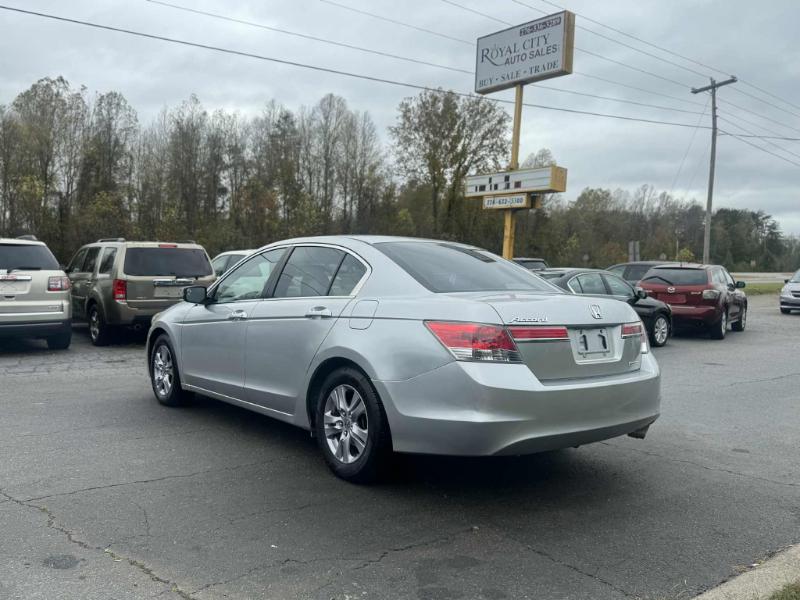 Honda Accord SE Sedan AT 2011