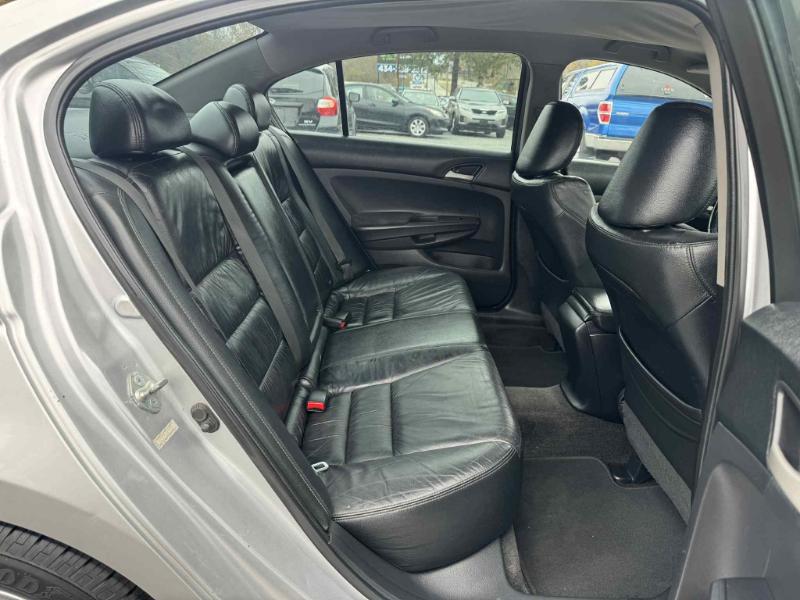 Honda Accord SE Sedan AT 2011