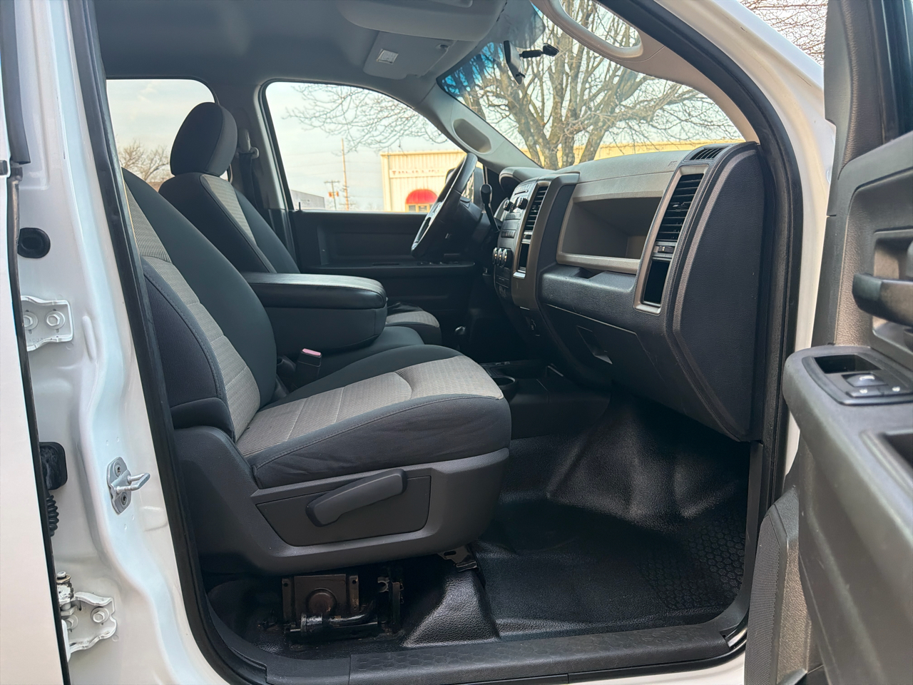 RAM 2500 ST Crew Cab LWB 4WD 2011