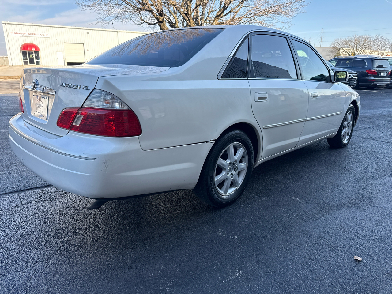 Toyota Avalon XL 2003