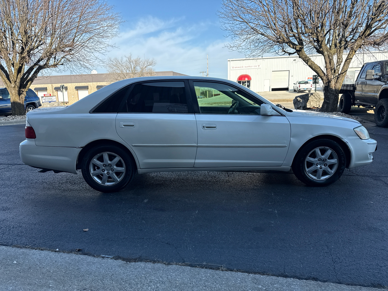 Toyota Avalon XL 2003