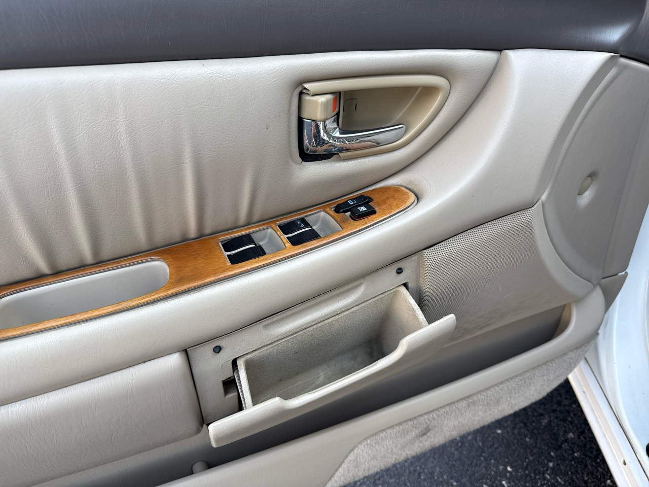 Toyota Avalon XL 2003