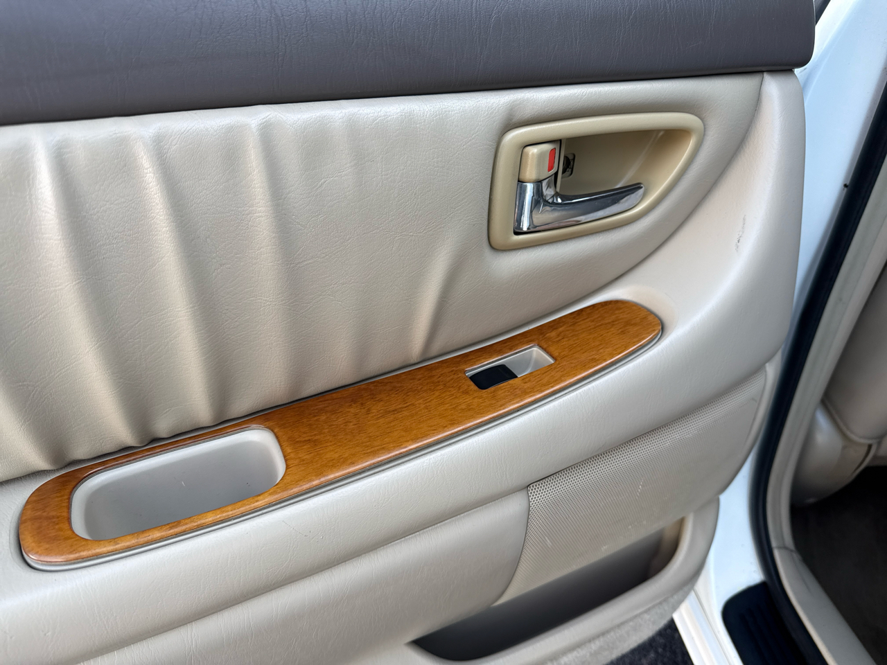 Toyota Avalon XL 2003