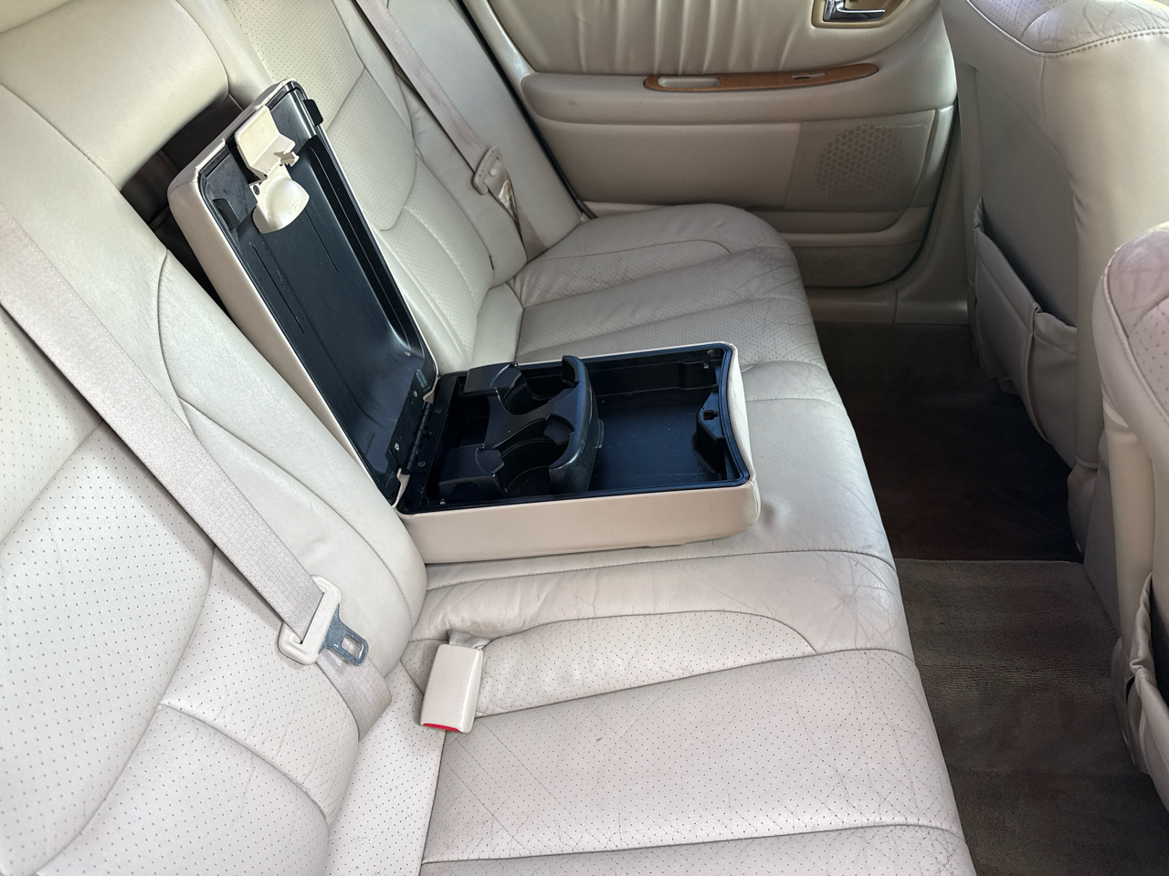 Toyota Avalon XL 2003