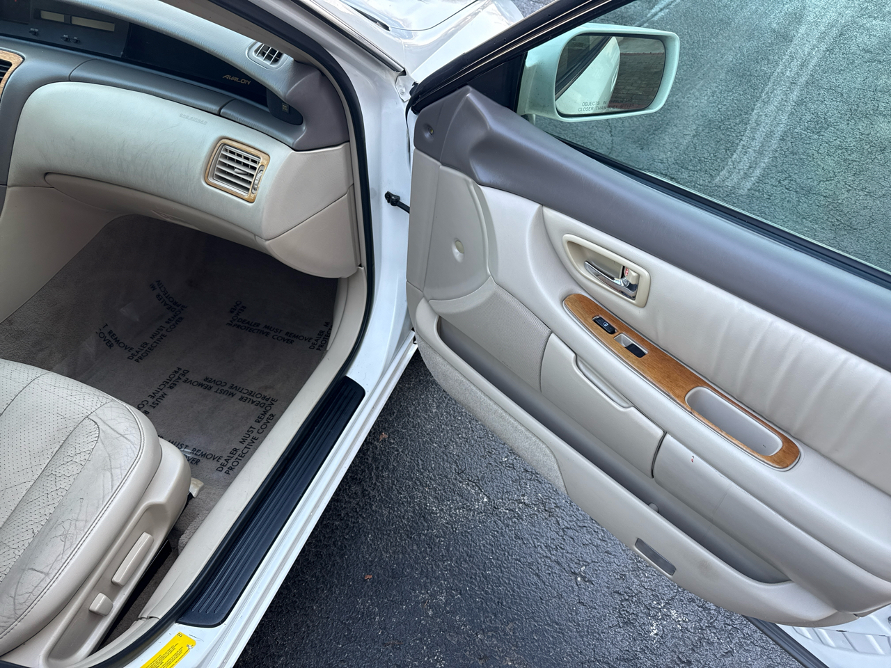 Toyota Avalon XL 2003