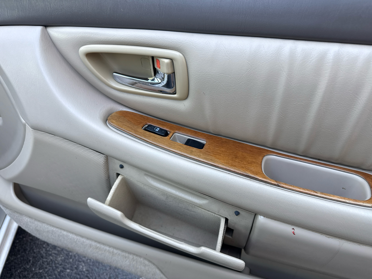 Toyota Avalon XL 2003