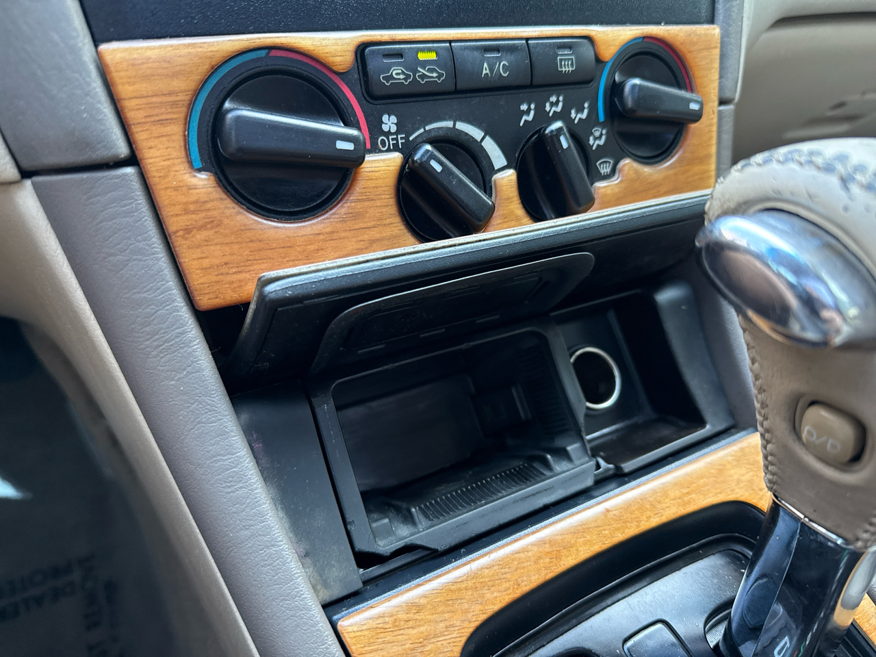 Toyota Avalon XL 2003