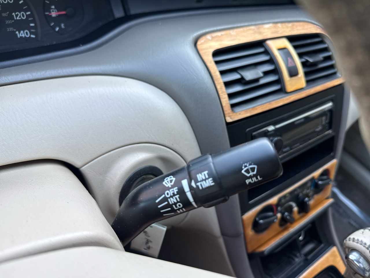 Toyota Avalon XL 2003