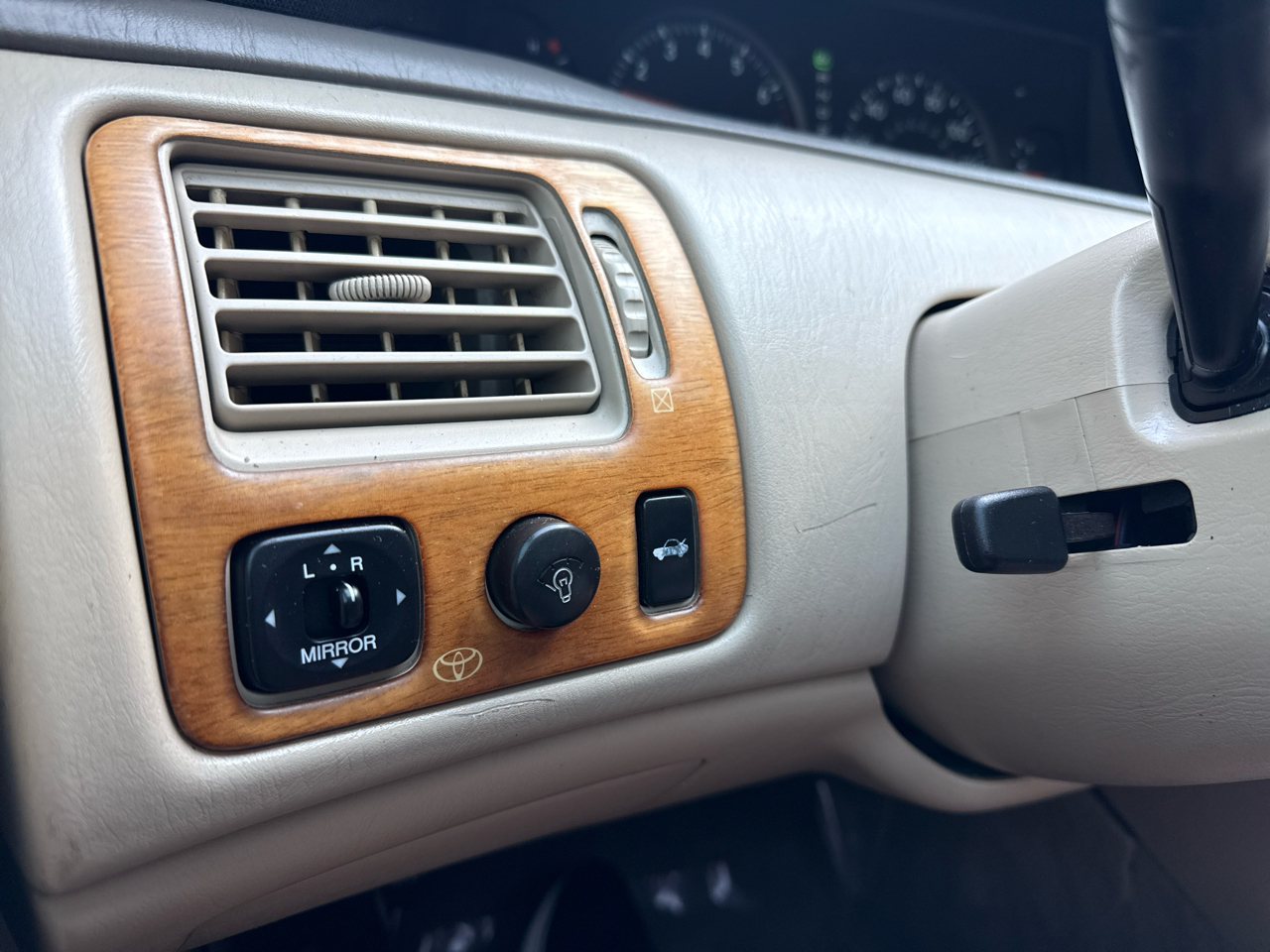 Toyota Avalon XL 2003