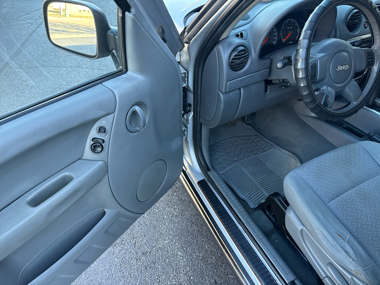 Jeep Liberty Renegade 2WD 2006