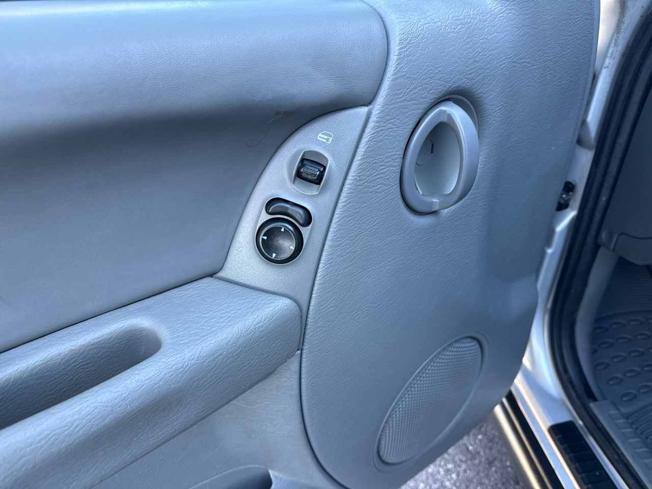 Jeep Liberty Renegade 2WD 2006