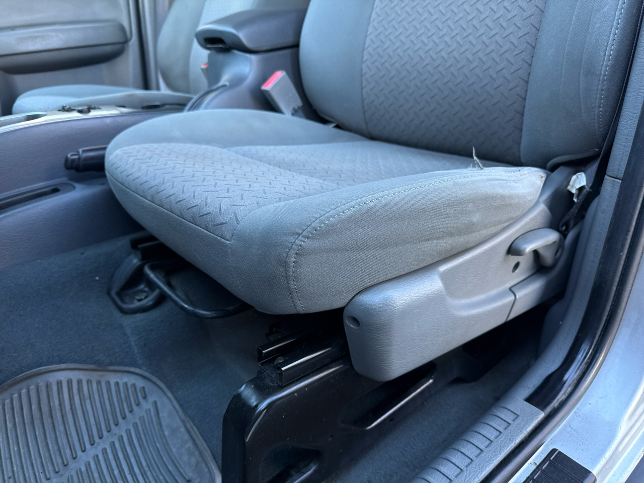 Jeep Liberty Renegade 2WD 2006