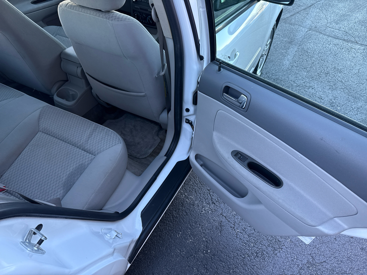 Chevrolet Cobalt LS Sedan 2005