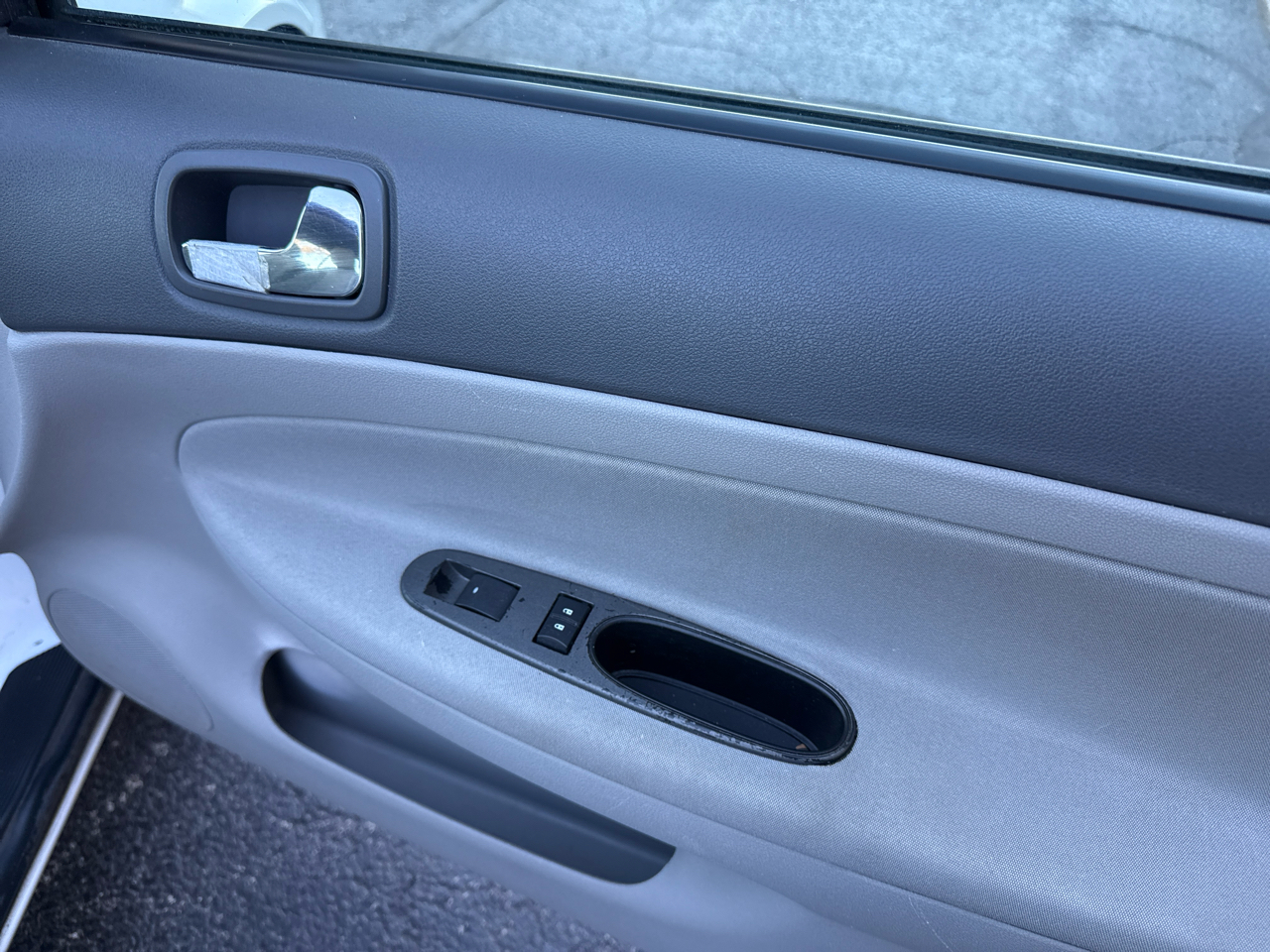 Chevrolet Cobalt LS Sedan 2005