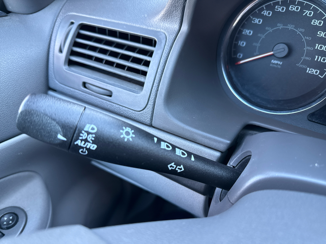 Chevrolet Cobalt LS Sedan 2005