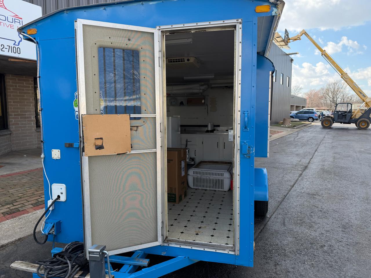 SnoPro Ice Shanty  2002