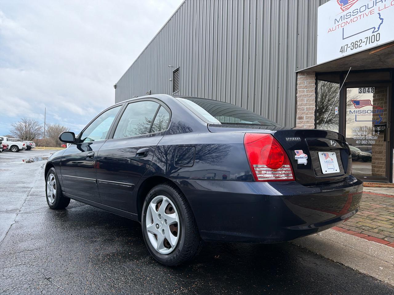 Hyundai Elantra GLS 4-Door 2005