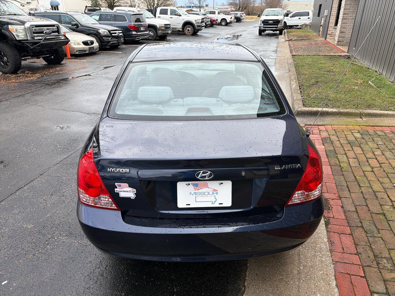 Hyundai Elantra GLS 4-Door 2005
