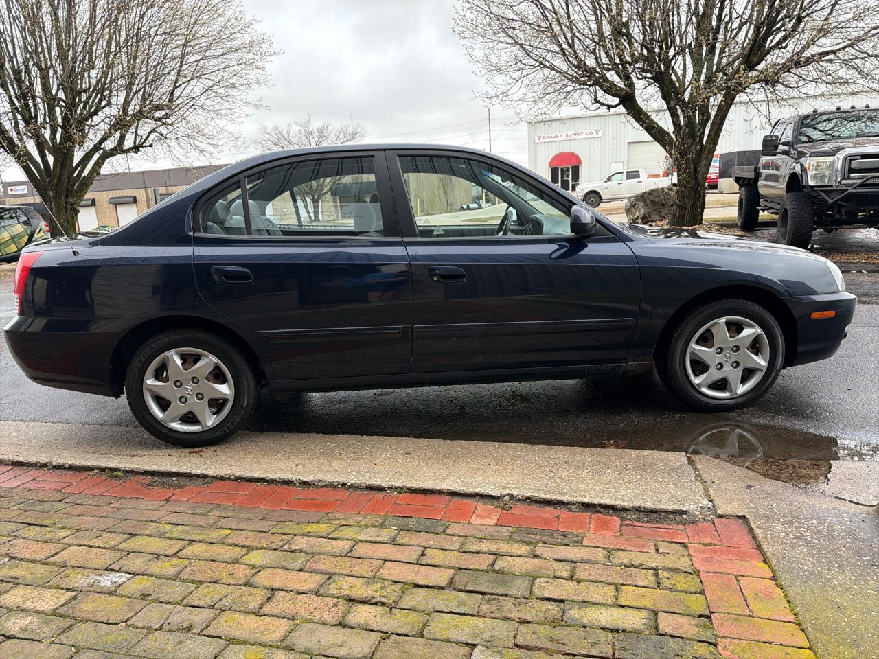 Hyundai Elantra GLS 4-Door 2005