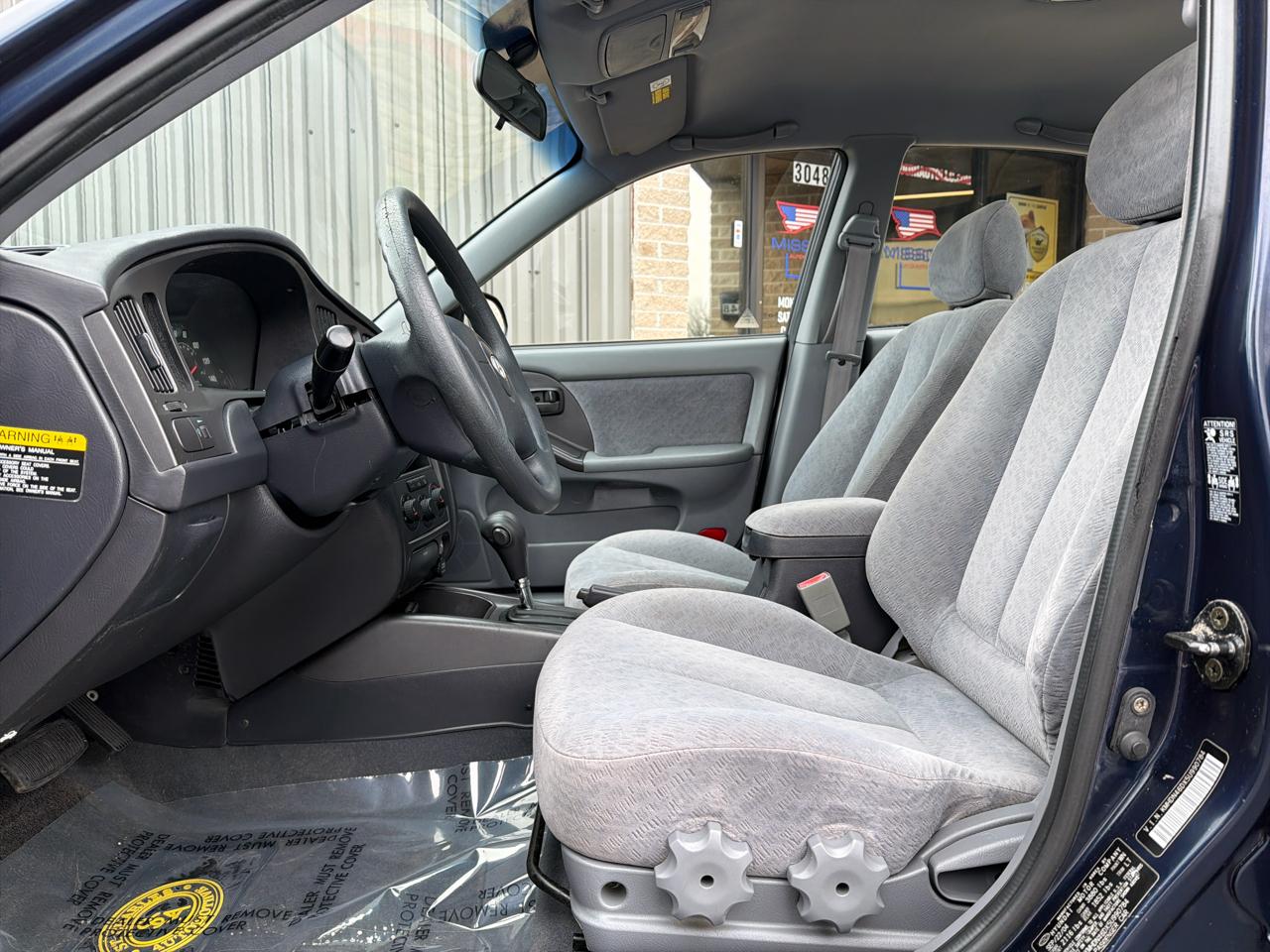 Hyundai Elantra GLS 4-Door 2005