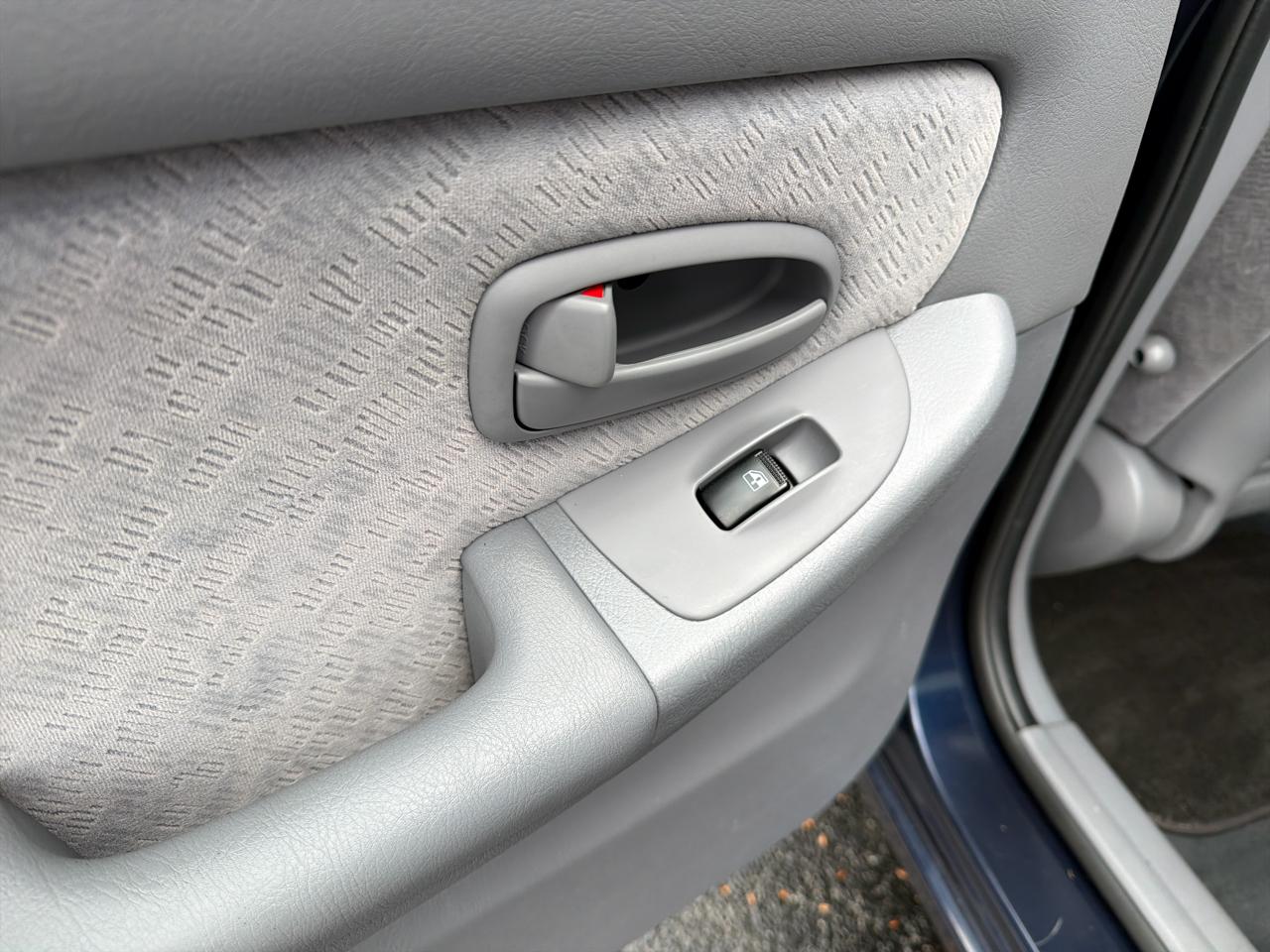 Hyundai Elantra GLS 4-Door 2005