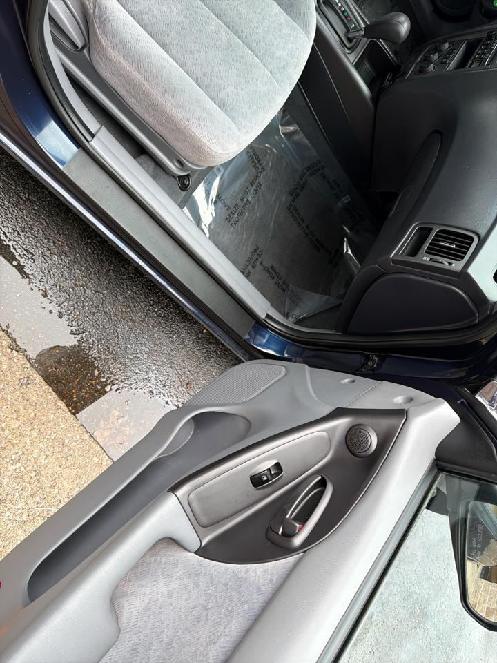 Hyundai Elantra GLS 4-Door 2005