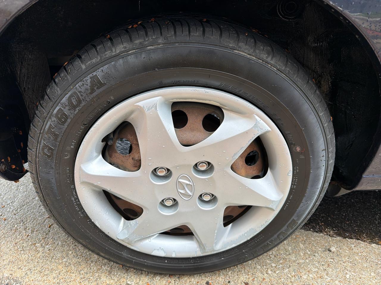 Hyundai Elantra GLS 4-Door 2005