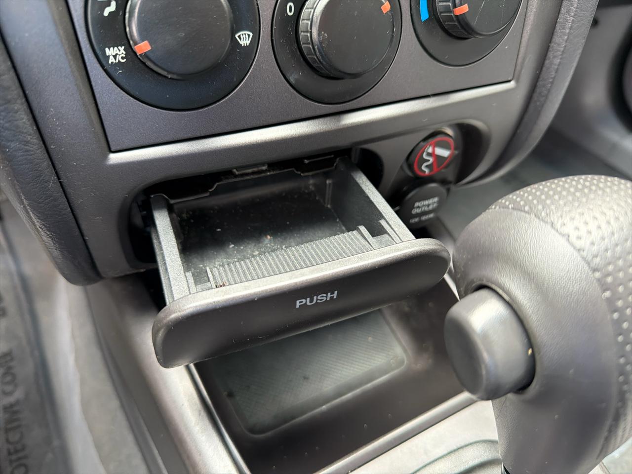 Hyundai Elantra GLS 4-Door 2005