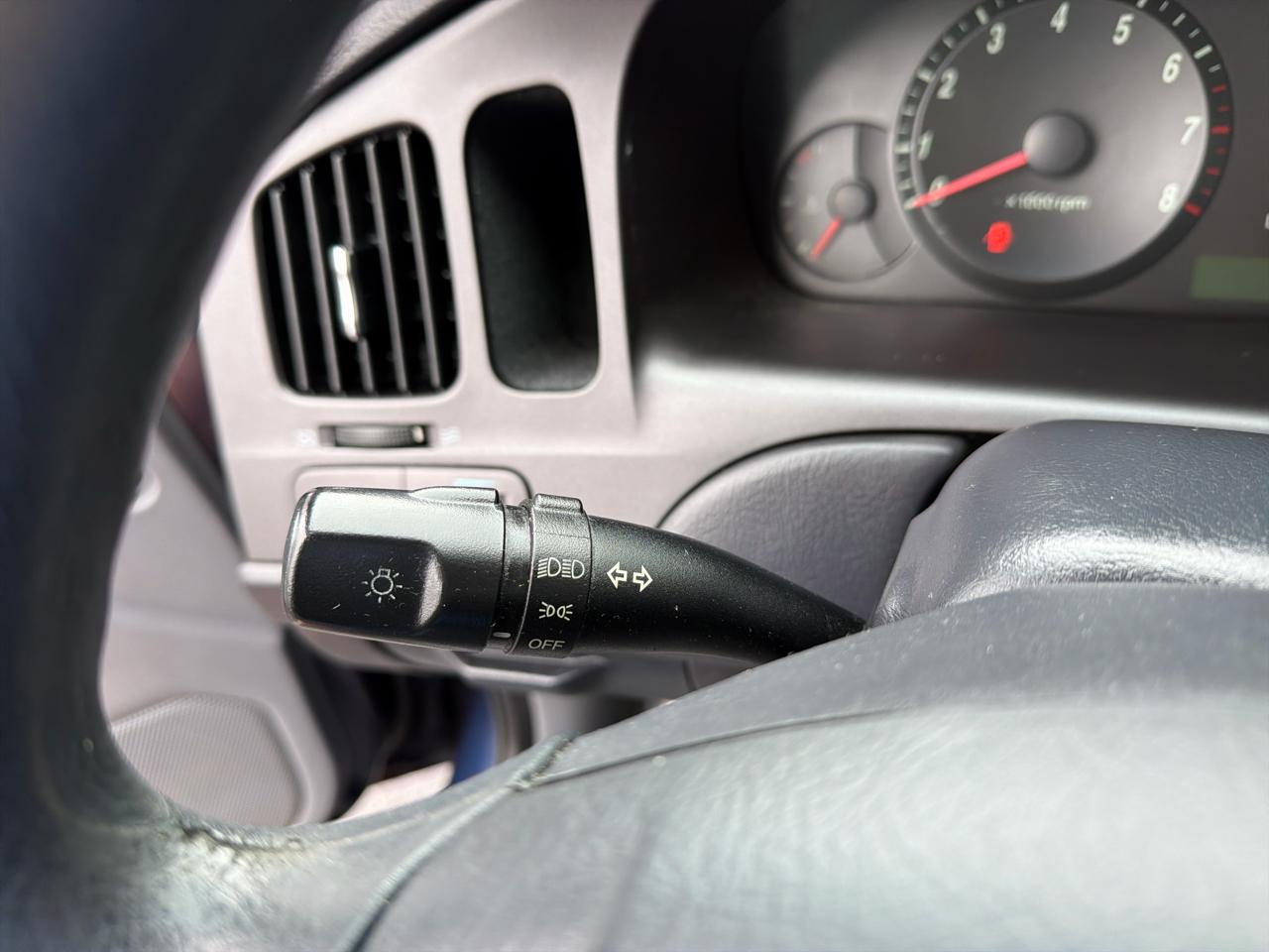 Hyundai Elantra GLS 4-Door 2005