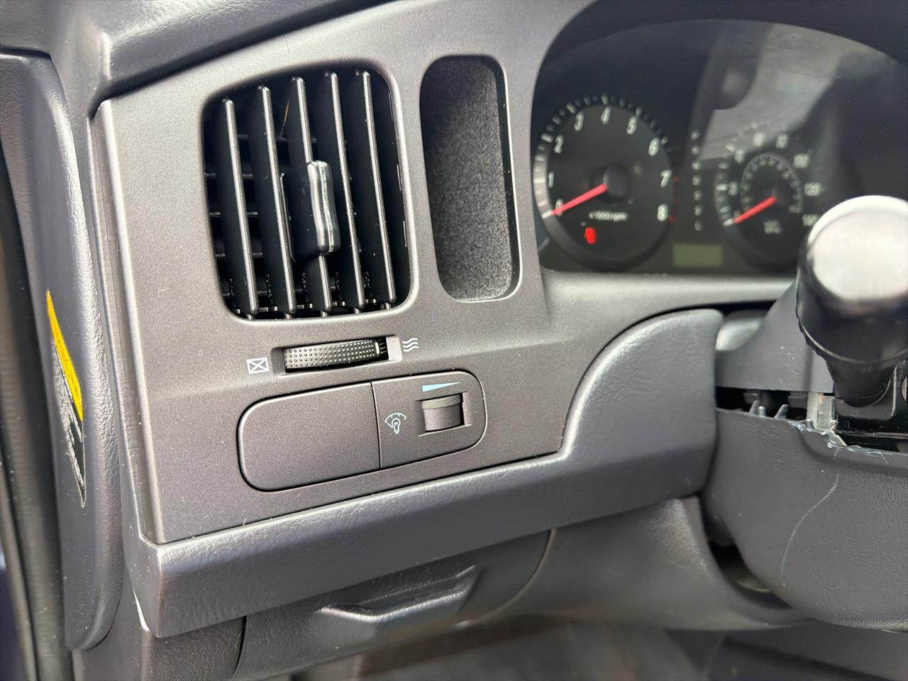 Hyundai Elantra GLS 4-Door 2005