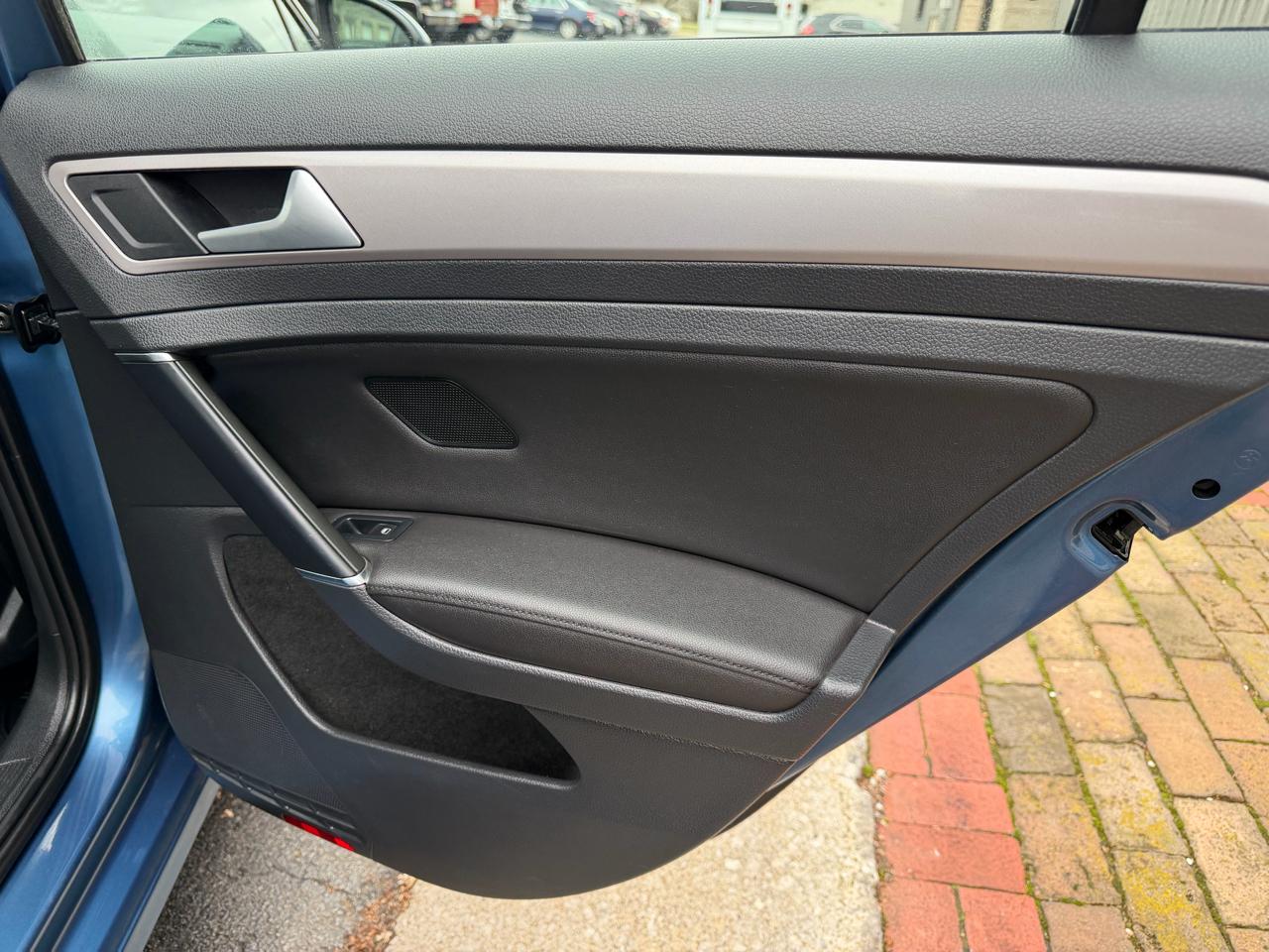 Volkswagen e-Golf SEL Premium 2015