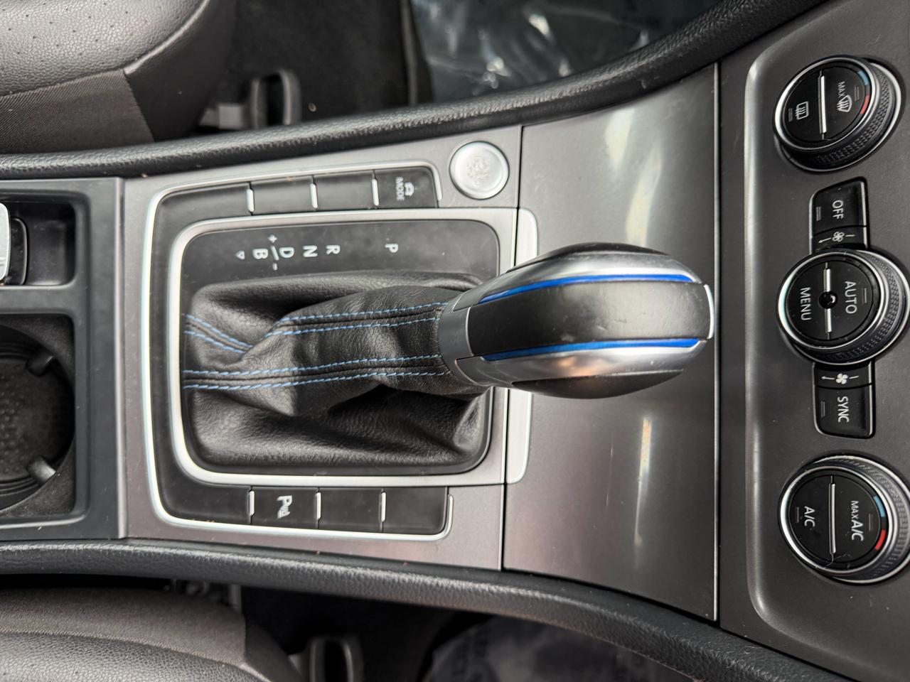 Volkswagen e-Golf SEL Premium 2015