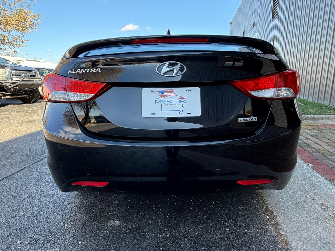 Hyundai Elantra GLS M/T 2013