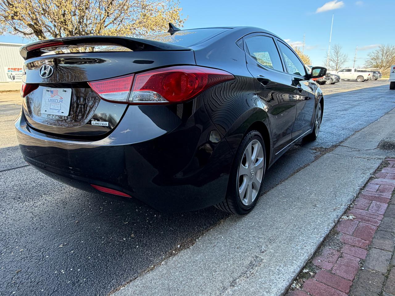 Hyundai Elantra GLS M/T 2013