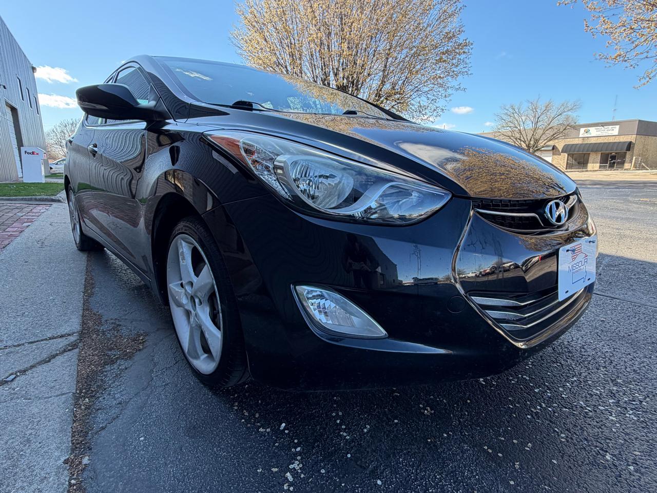Hyundai Elantra GLS M/T 2013