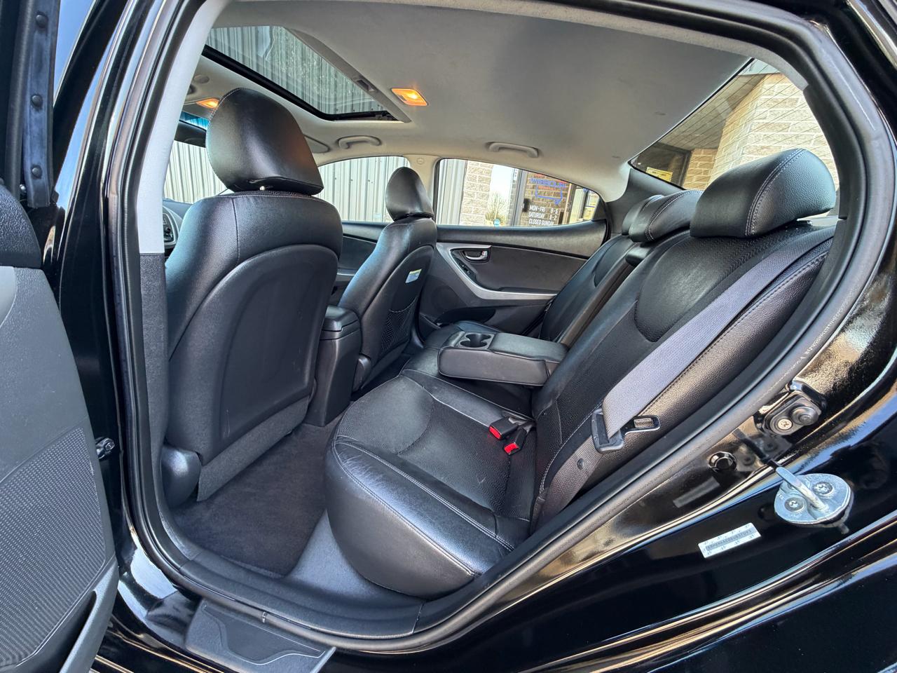 Hyundai Elantra GLS M/T 2013