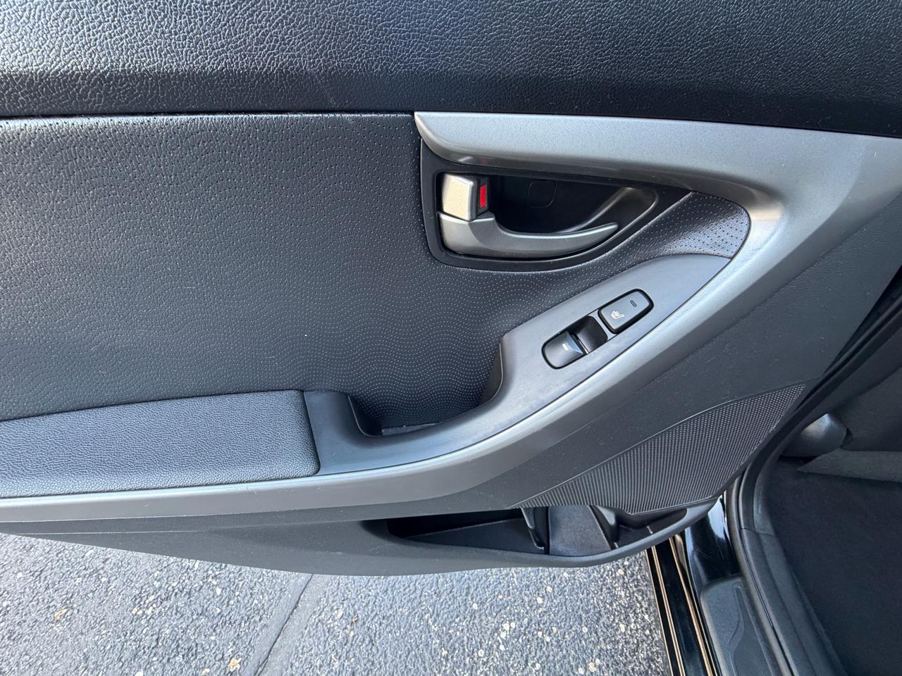 Hyundai Elantra GLS M/T 2013